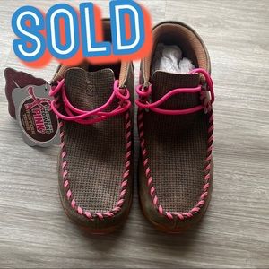 Twisted Boots brand, breast cancer awareness moccasins